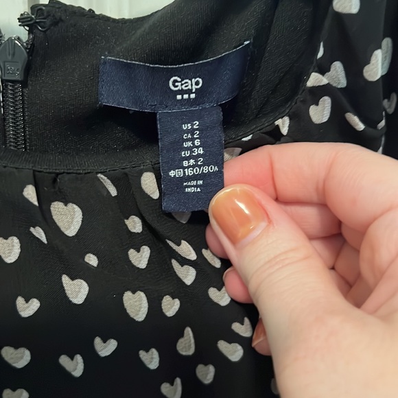 Woman’s Dress - Picture 3 of 4